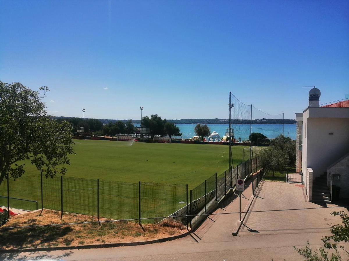 Apartment Vera, 80 M From The Sea Новиград Екстериор снимка