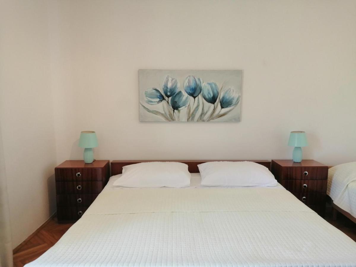 Apartment Vera, 80 M From The Sea Новиград Екстериор снимка